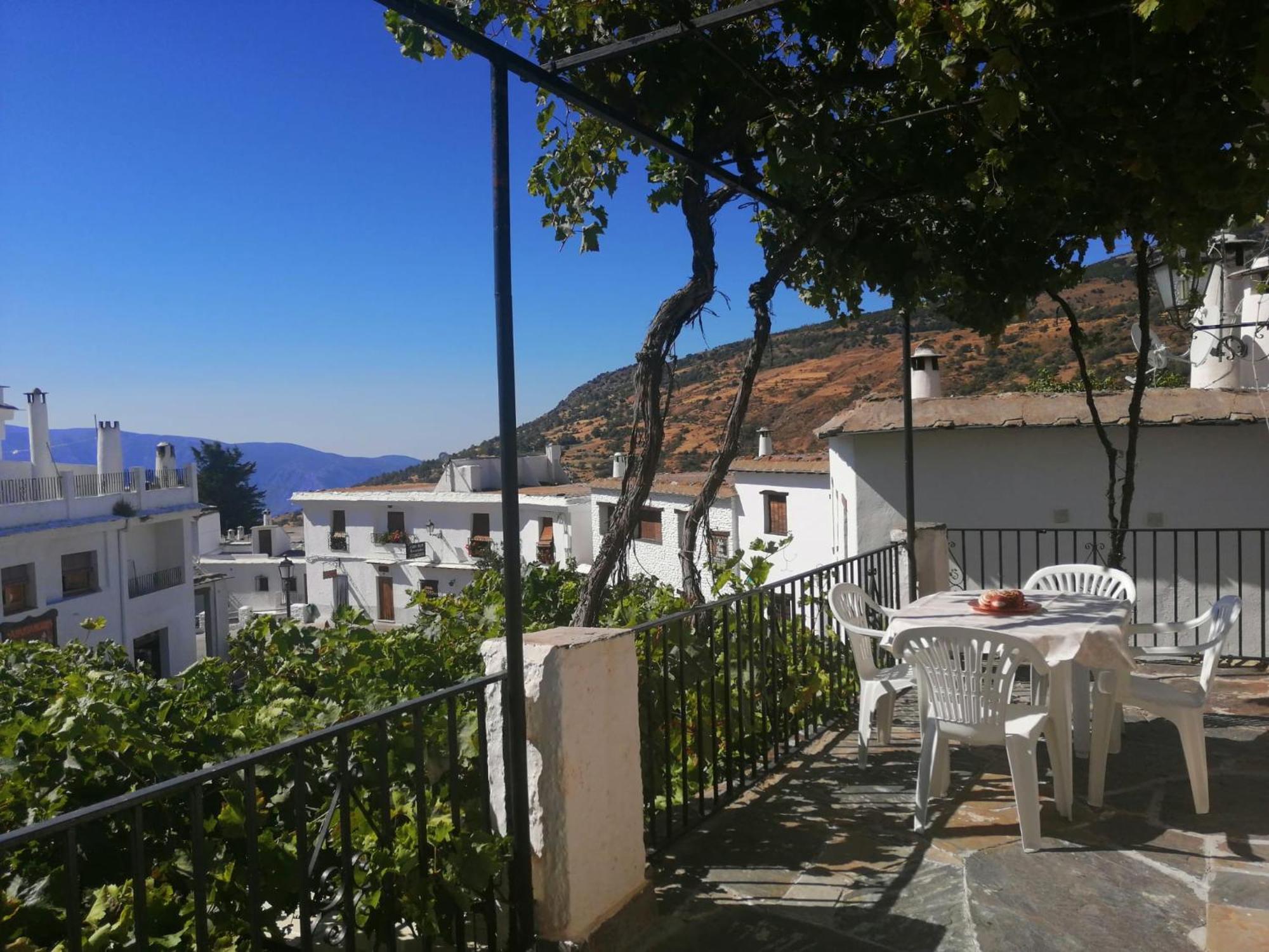 Apartamentos Rurales Las Chimeneas Capileira Bagian luar foto