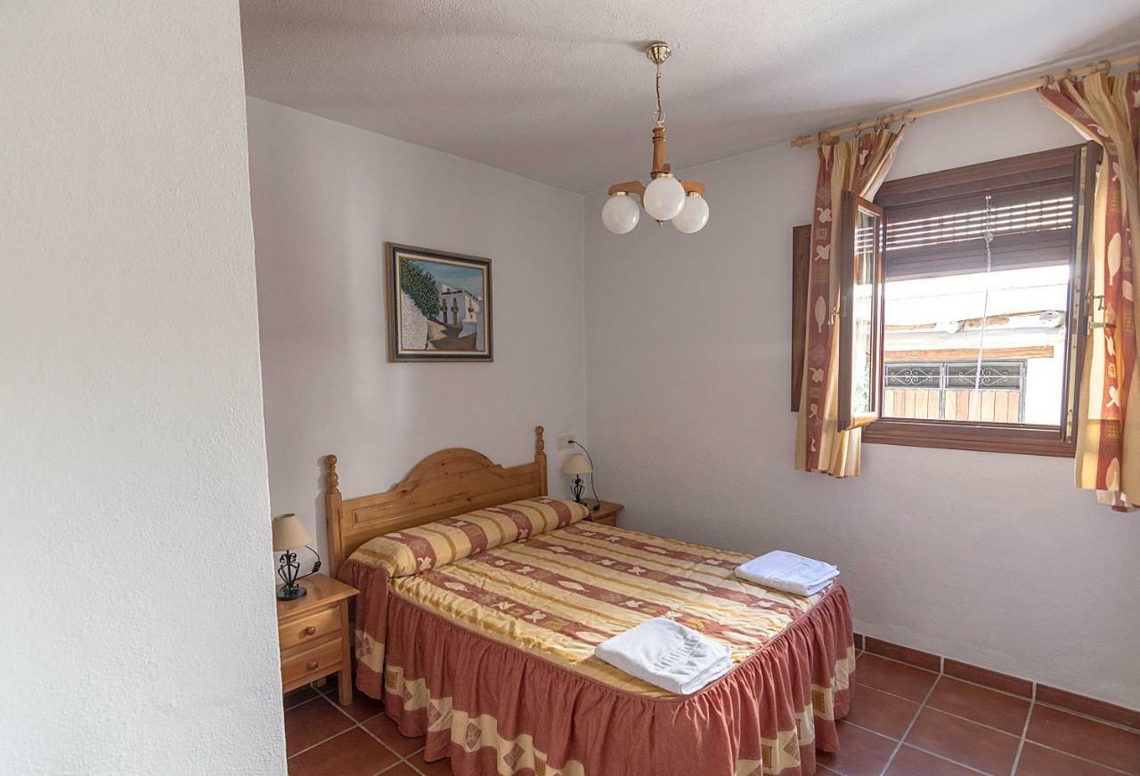 Apartamentos Rurales Las Chimeneas Capileira Bagian luar foto