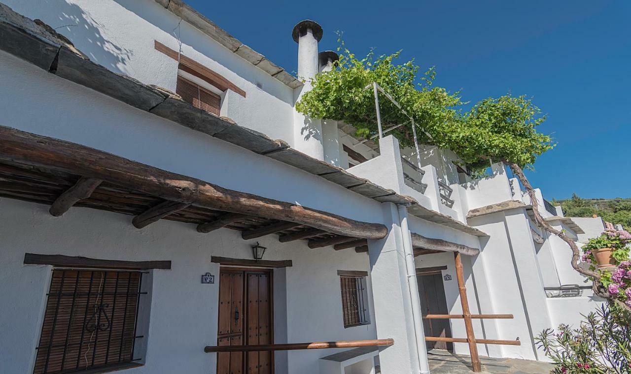 Apartamentos Rurales Las Chimeneas Capileira Bagian luar foto